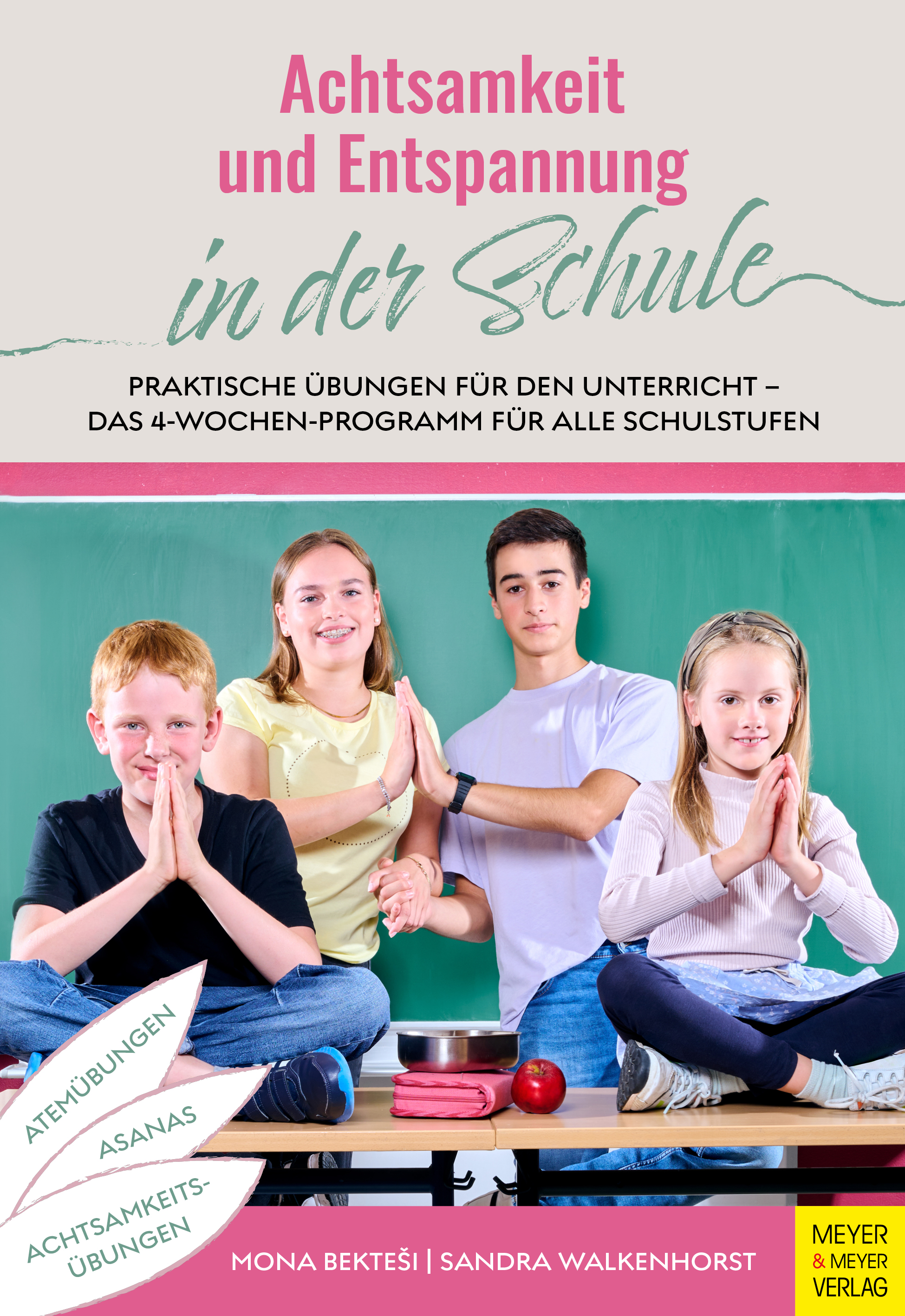 Cover des Buches, auf dem vier Kinder zu sehen sind, die auf einem Tisch in der Schule sitzen