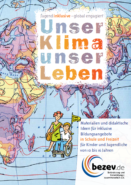 Cover des Materials, welches eine Weltkarte und die Illustration von einer Person im Rollstuhl sowie deren Begleitung zeigt